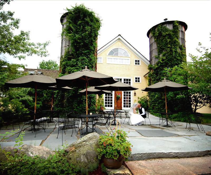Bedford Village Inn Buitenkant foto